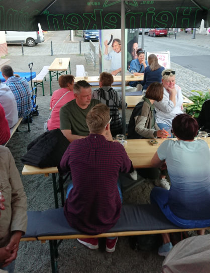Wir eröffnen festen Bowle-Stand